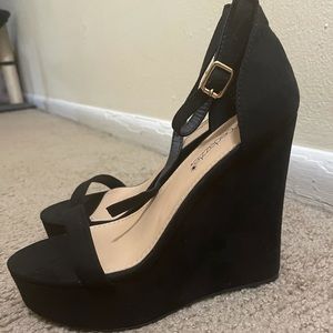 New! 5.5 Black Wedges